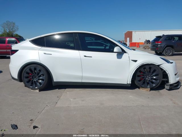 Tesla Model Y Performance Dual Motor All-wheel Drive Image 8