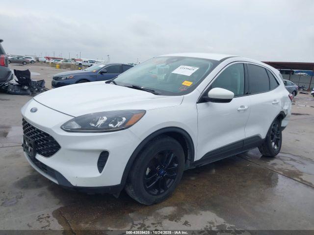 Ford Escape Se Hybrid Image 14