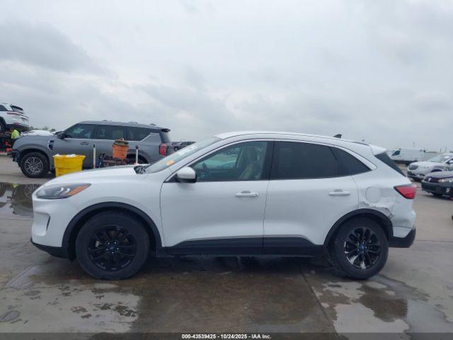 Ford Escape Se Hybrid Image 15