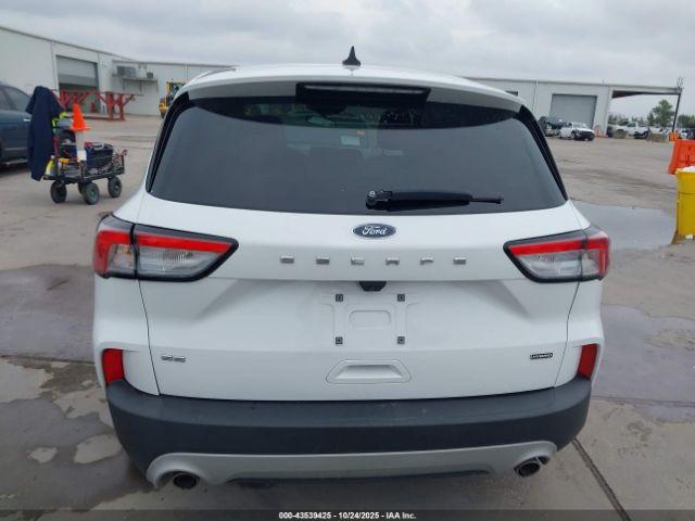Ford Escape Se Hybrid Image 11