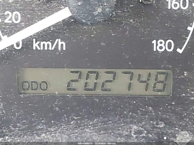 Toyota Corolla Ce Image 9