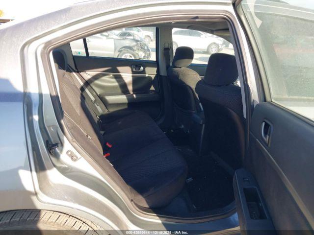 Mitsubishi Galant Image 12