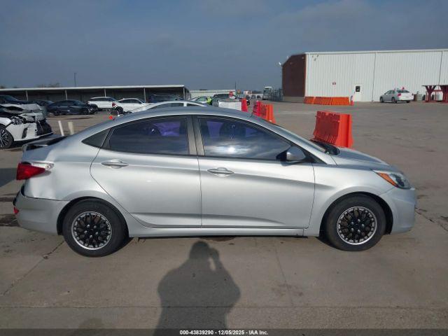 Hyundai ACCENT Gls Image 15
