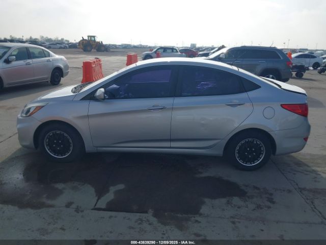 Hyundai ACCENT Gls Image 13