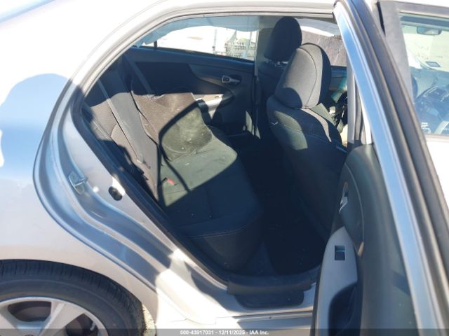 Toyota Corolla S Image 9