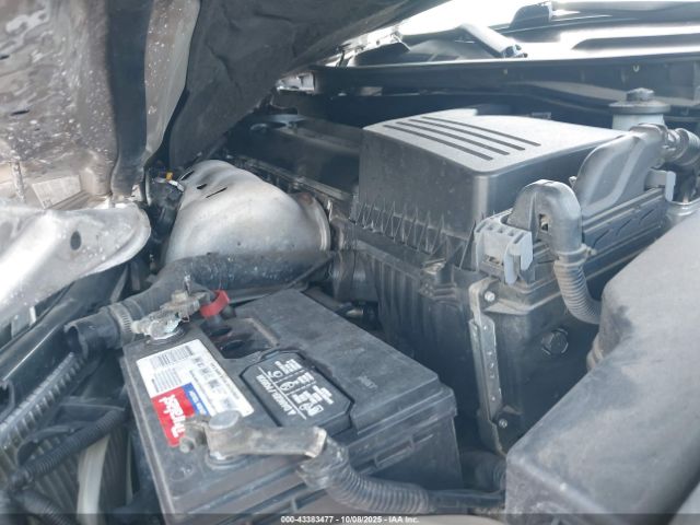 Toyota Camry Le Image 9