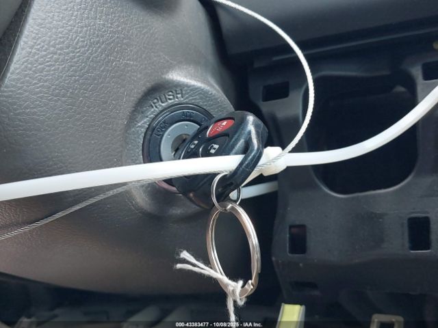 Toyota Camry Le Image 13