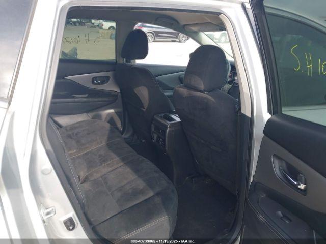 Nissan Murano S Image 12