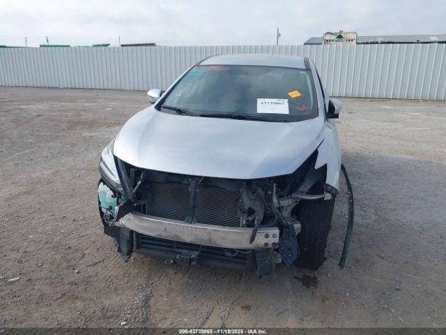 Nissan Murano S Image 17