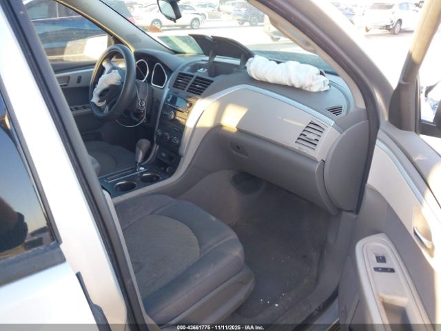 Chevrolet Traverse Ls Image 8