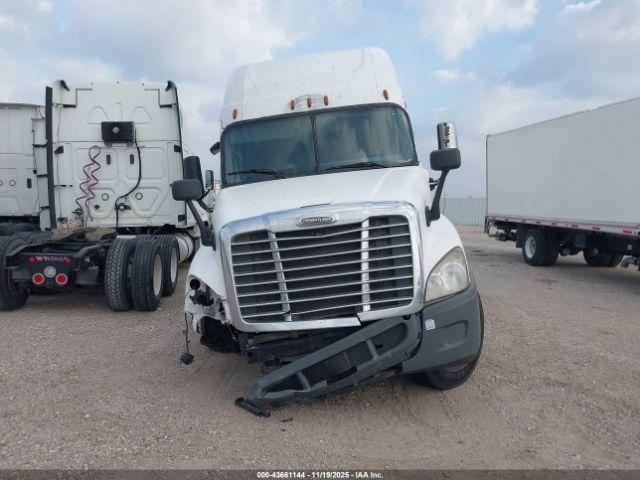 Freightliner Cascadia 125 Image 16