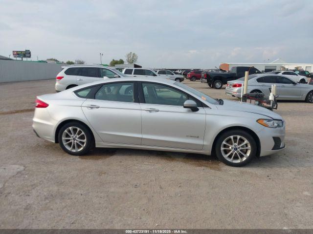 Ford Fusion Se Image 8