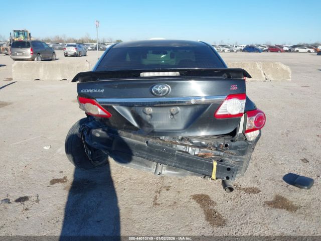 Toyota Corolla S Image 12