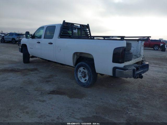 Chevrolet Silverado 2500 Work Truck Image 17