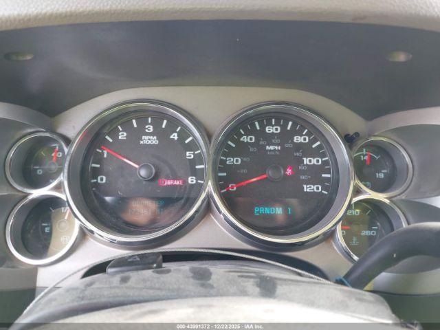 Chevrolet Silverado 2500 Work Truck Image 3