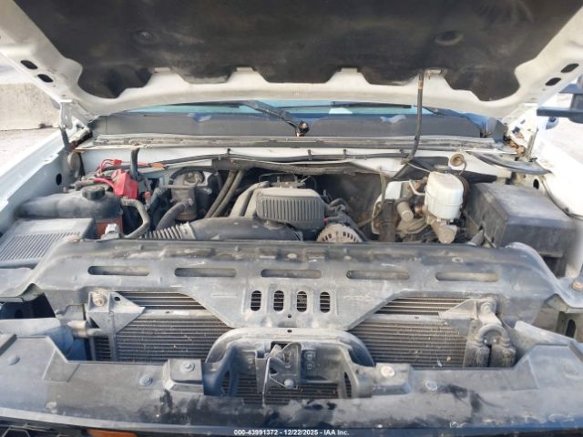 Chevrolet Silverado 2500 Work Truck Image 6