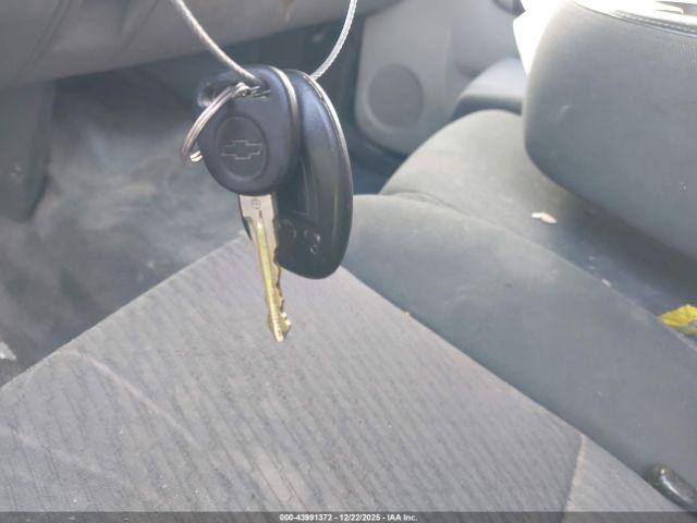 Chevrolet Silverado 2500 Work Truck Image 7