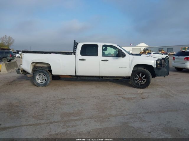 Chevrolet Silverado 2500 Work Truck Image 15