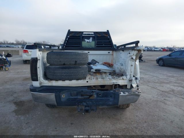 Chevrolet Silverado 2500 Work Truck Image 14