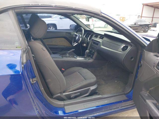 Ford Mustang V6 Image 12