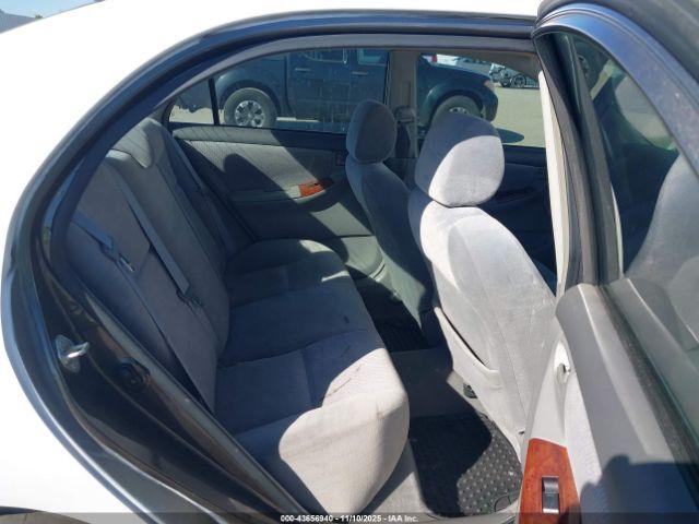 Toyota Corolla Le Image 9