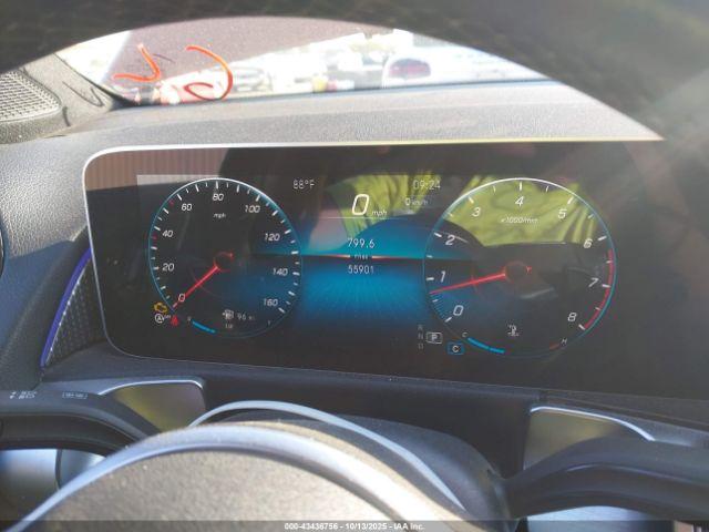 Mercedes-Benz GLB Image 11