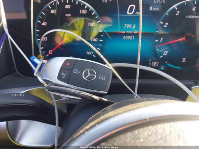 Mercedes-Benz GLB Image 15