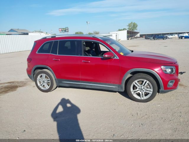 Mercedes-Benz GLB Image 12