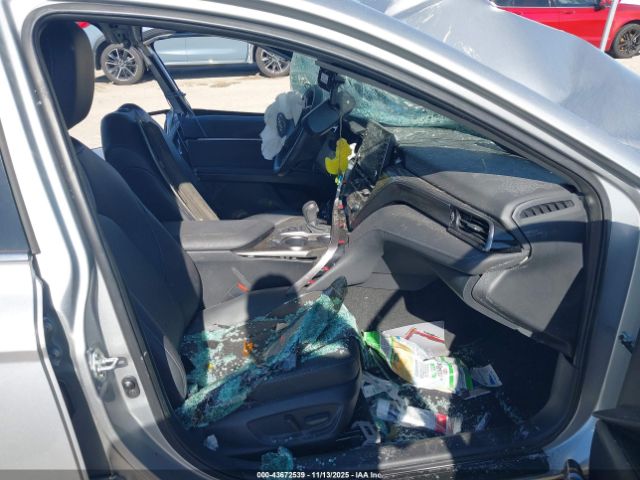 Toyota Camry Xse Image 9