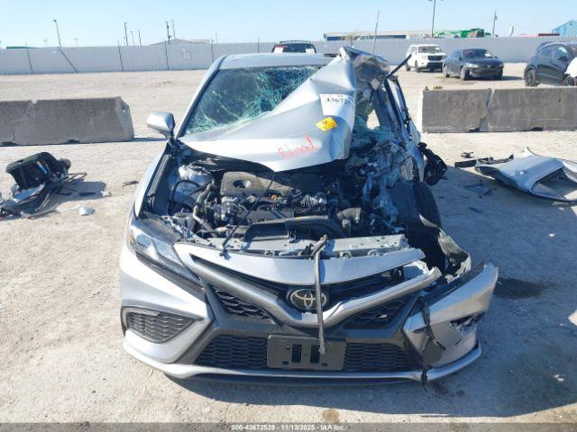 Toyota Camry Xse Image 4