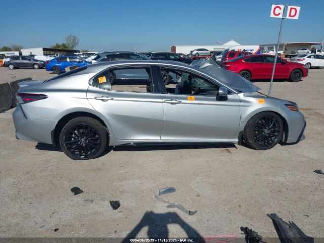 Toyota Camry Xse Image 16