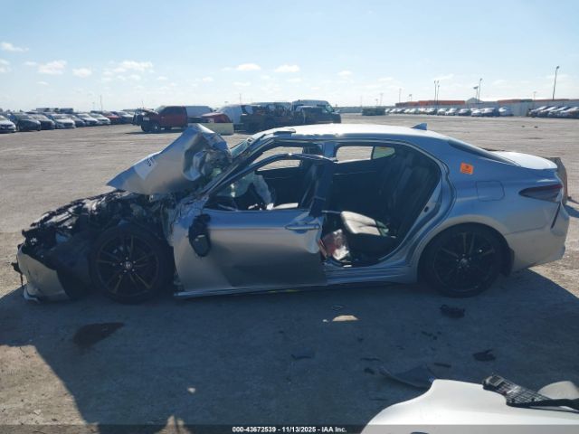 Toyota Camry Xse Image 8