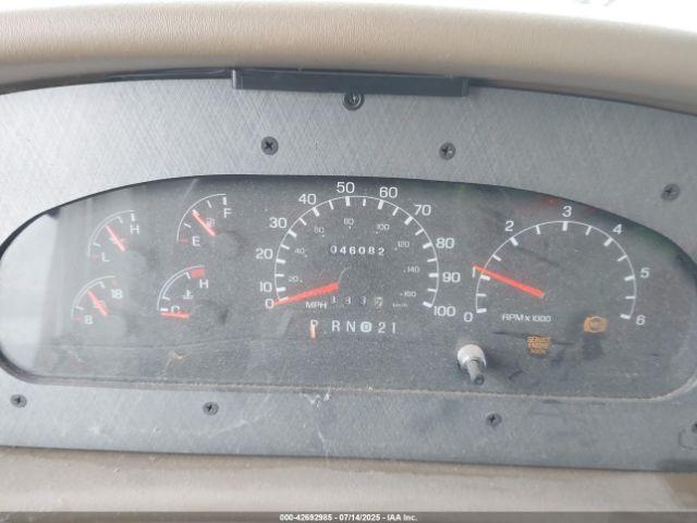 Ford F-550 Super Duty Stripped Chass Image 18