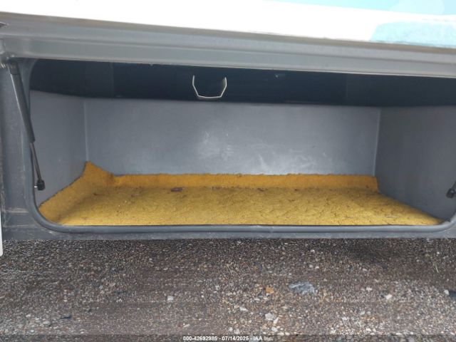 Ford F-550 Super Duty Stripped Chass Image 7