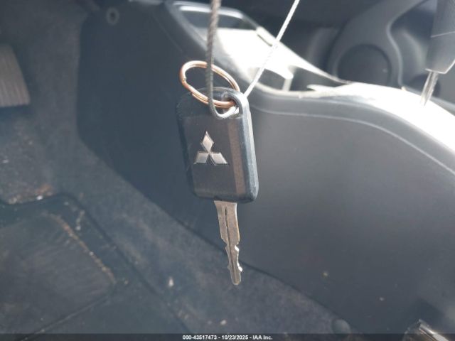 Mitsubishi Mirage Es Image 9