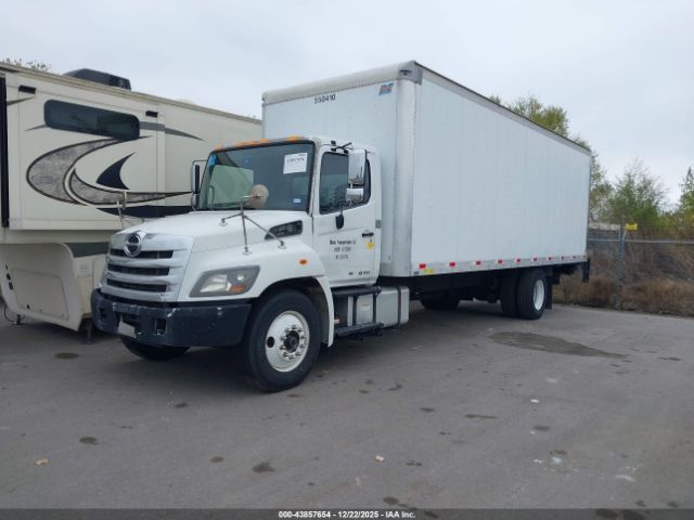 Hino 258 268 Image 12