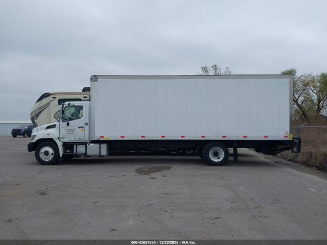 Hino 258 268 Image 13