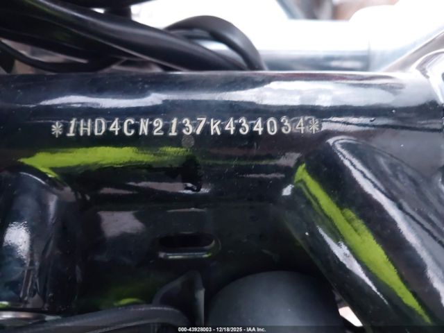 Harley-Davidson Xl883 Image 5